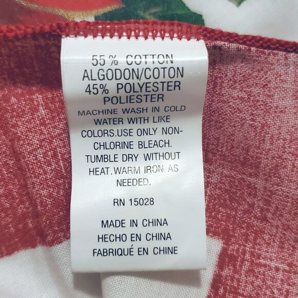 Christmas Holiday Tablecloth With Poinsettia Design 102" X 60" White and Red - Picture 4 of 8